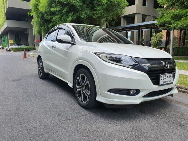 Honda HR-V 1.8E Limited MY 2016 สีขาว